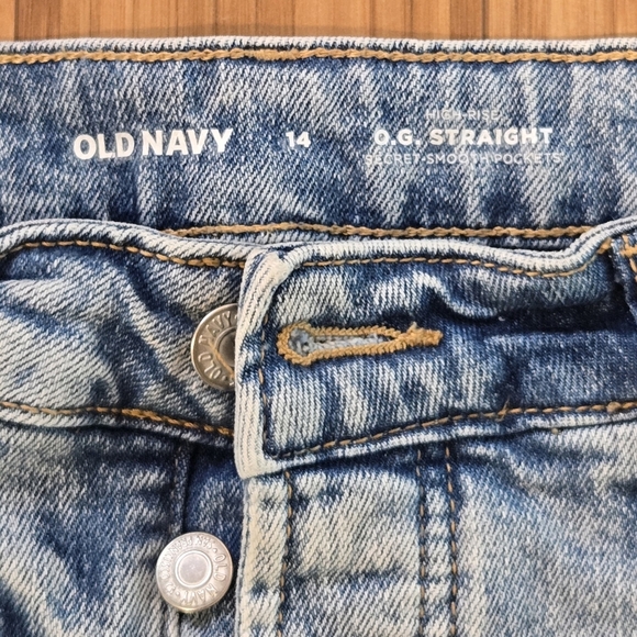 NWOT Old Navy High-Rise Denim Shorts - Picture 5 of 7